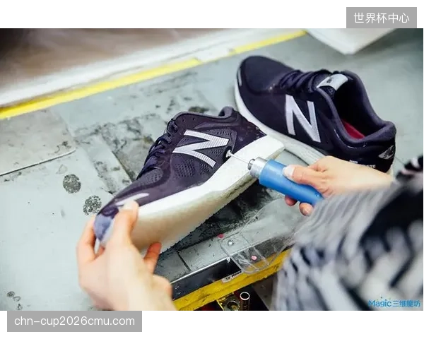 精准到克的轻量化革命：NewBalance通过3D打印尼龙鞋钉，成功为顶级足球鞋减重12克